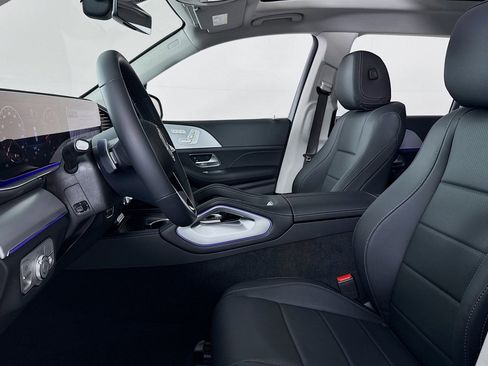 New 2026 Mercedes-Benz GLS 450 4MATIC image 17