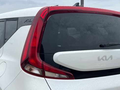 Used 2022 Kia Soul LX w/ Technology Package image 15