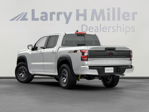 New 2026 Nissan Frontier PRO-4X w/ Tow Package AWD/4WD image 7