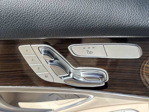 Used 2018 Mercedes-Benz GLC 300 4MATIC image 21
