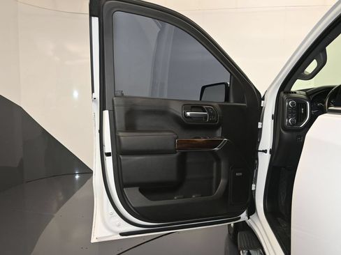 Used 2019 GMC Sierra 1500 SLT w/ SLT Premium Plus Package AWD/4WD image 10