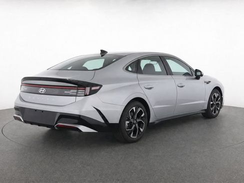 Used 2025 Hyundai Sonata SEL FWD image 6