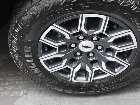 Used 2024 Chevrolet Colorado Z71 w/ Z71 Convenience Package 2 image 29