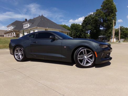 Used 2017 Chevrolet Camaro LT RWD image 13