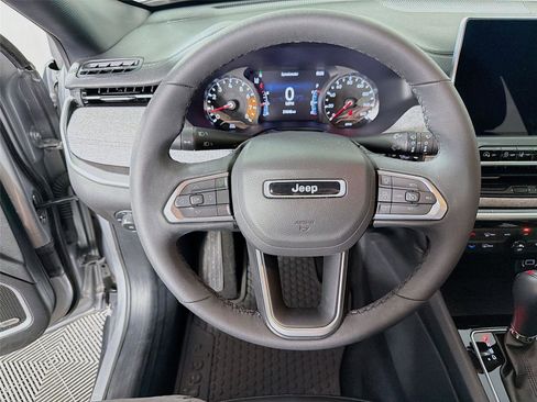 Used 2024 Jeep Compass Latitude w/ Sun and Sound Group AWD/4WD image 12
