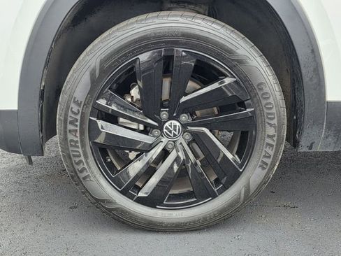 Used 2023 Volkswagen Atlas Cross Sport SE w/ Black Wheel Package FWD image 29