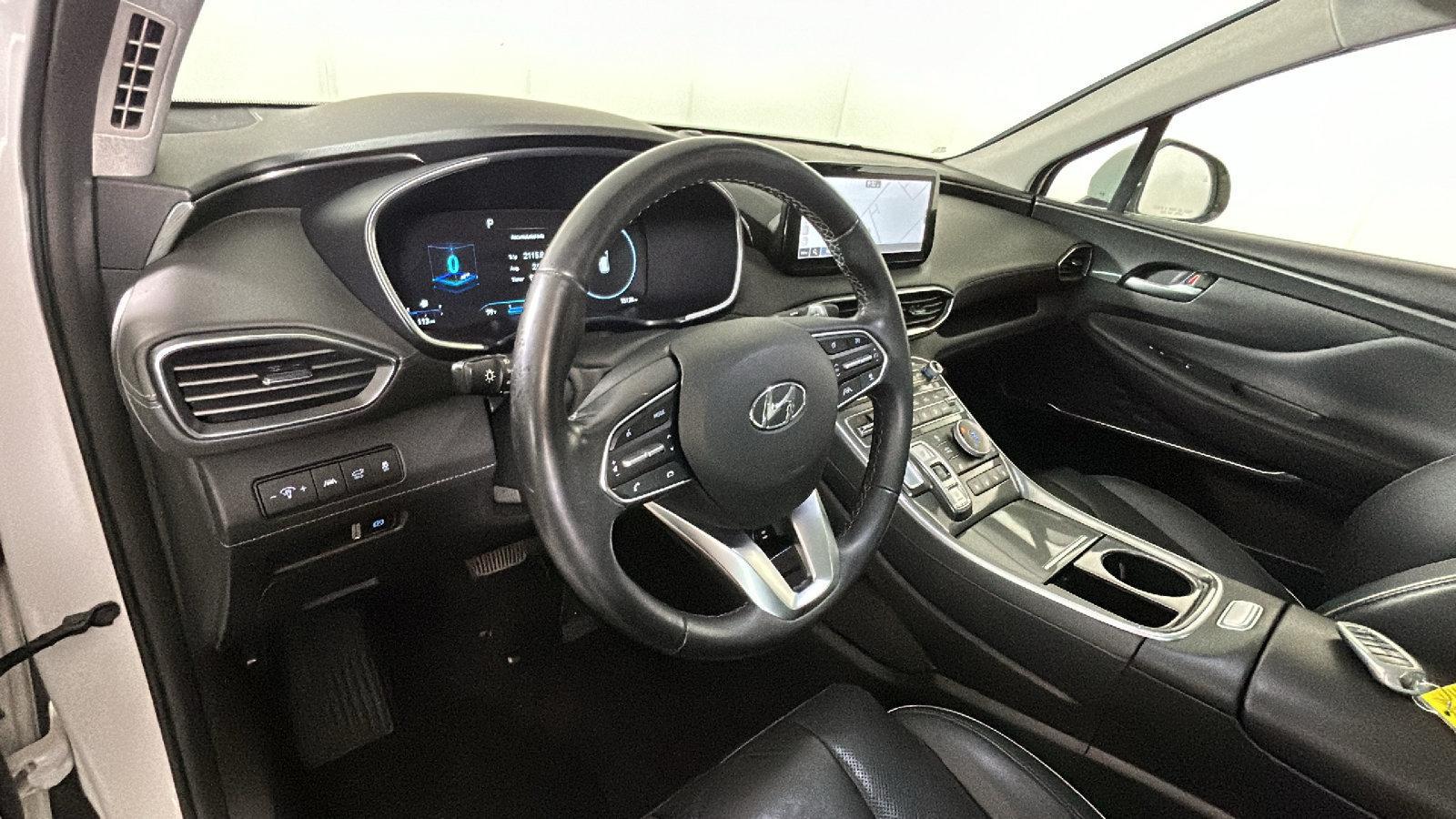Used 2023 Hyundai Santa Fe Limited AWD/4WD image 17