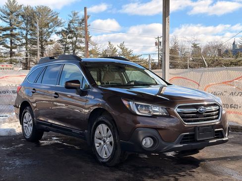 Used 2019 Subaru Outback 2.5i Premium image 6