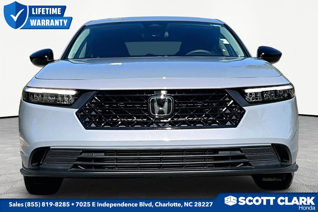 Used 2025 Honda Accord SE image 2