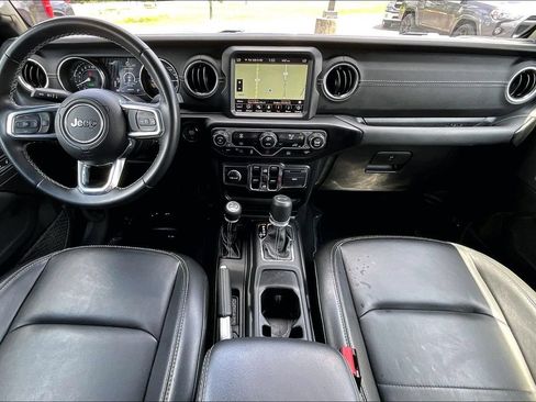 Used 2022 Jeep Wrangler Unlimited Sahara AWD/4WD image 9