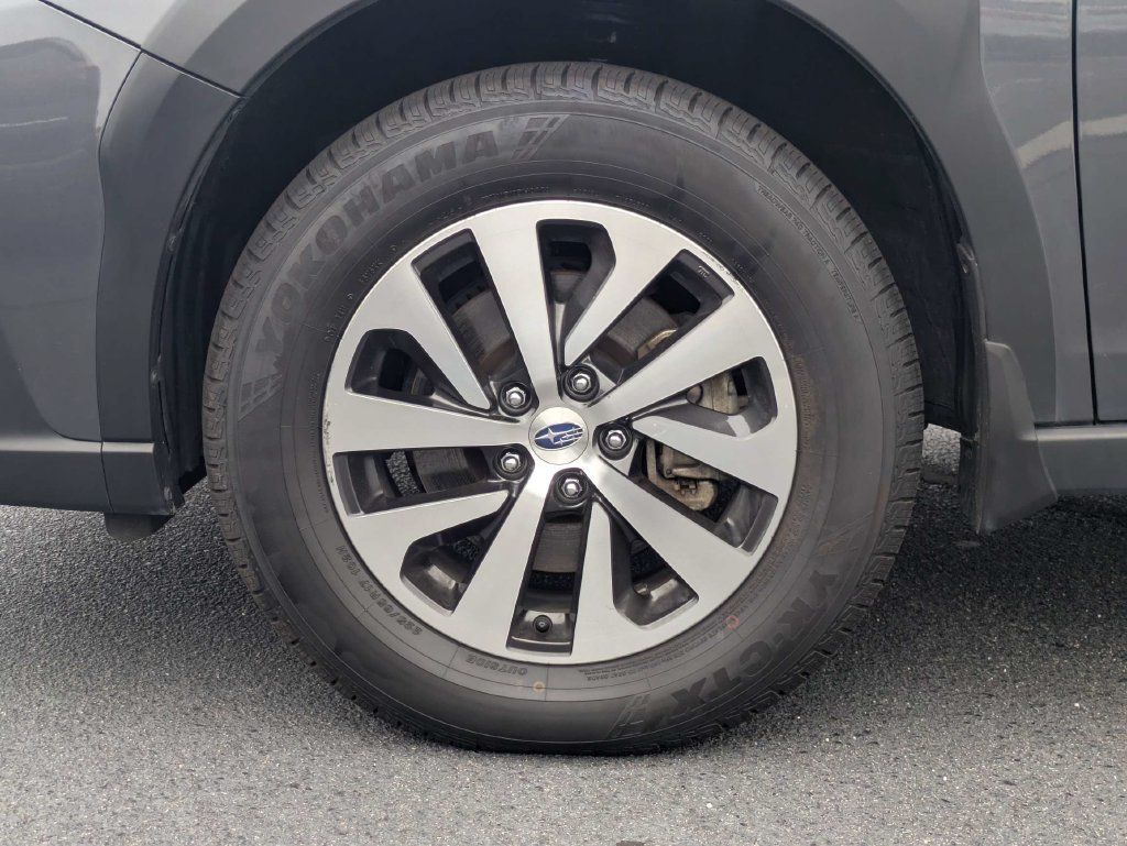 Certified 2025 Subaru Outback Premium AWD/4WD image 12