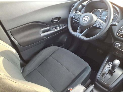 Used 2024 Nissan Kicks S image 9