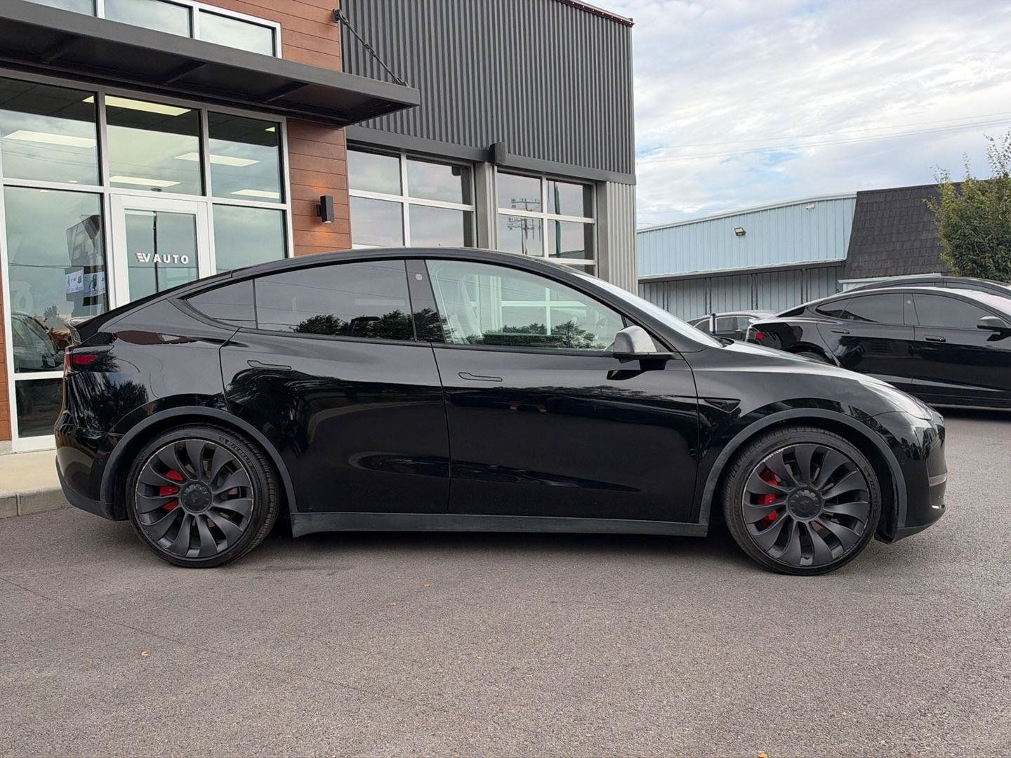 Used 2022 Tesla Model Y Performance AWD/4WD image 9