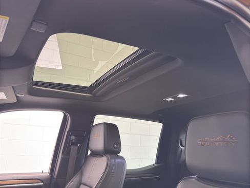 Used 2023 Chevrolet Silverado 1500 High Country w/ High Country Premium Package image 40