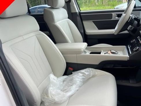 Used 2024 Hyundai Santa Fe SEL FWD image 9
