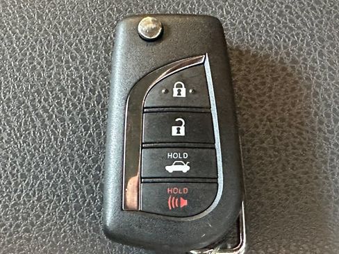 Used 2021 Toyota Camry LE FWD image 17