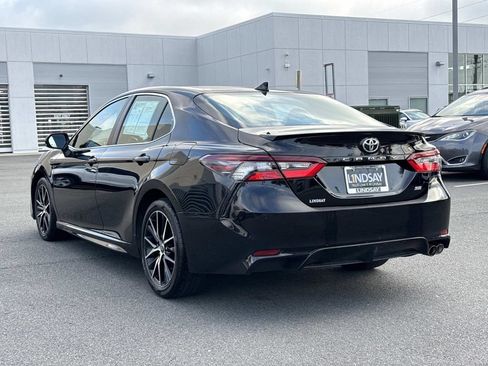 Used 2021 Toyota Camry SE FWD image 5