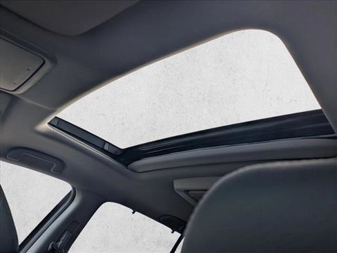 Used 2022 Honda Pilot Touring image 16