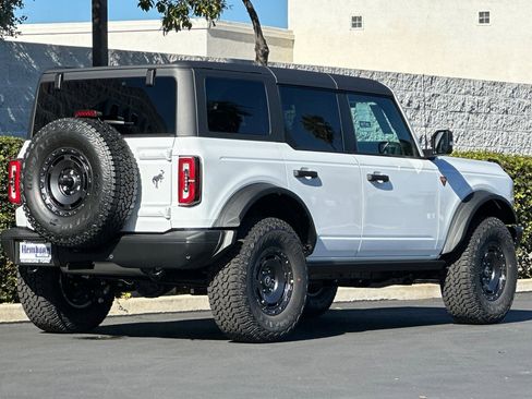 New 2025 Ford Bronco Badlands image 4