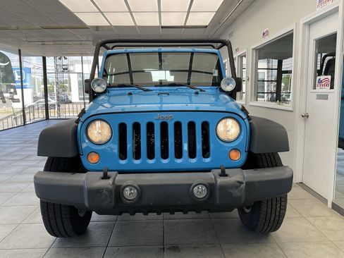 Used 2018 Jeep Wrangler Sport AWD/4WD image 2