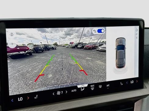 Used 2025 Ford Explorer Active RWD image 11