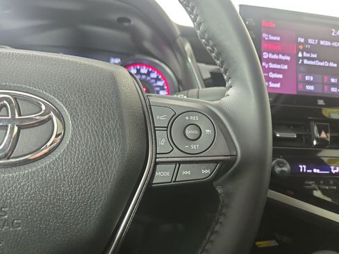 Used 2022 Toyota Camry XSE image 16