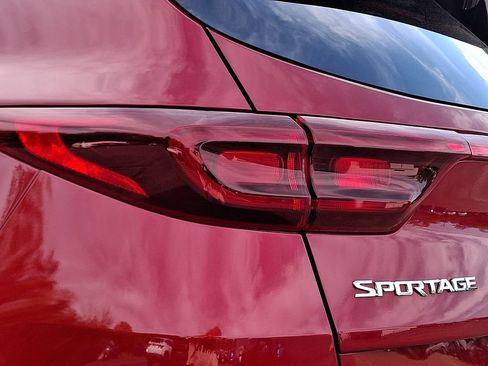 Certified 2022 Kia Sportage LX AWD/4WD image 11