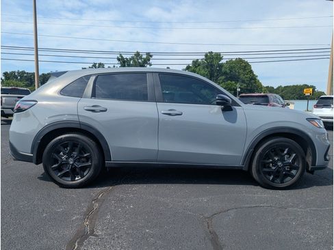 Used 2025 Honda HR-V Sport image 3