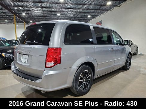 Used 2016 Dodge Grand Caravan SE FWD image 9