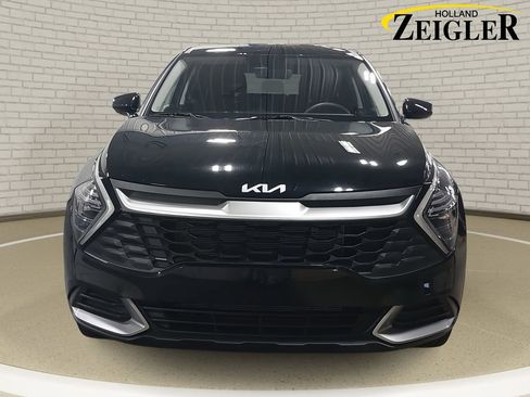 Used 2025 Kia Sportage LX image 2