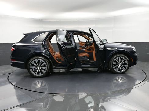 Certified 2024 Bentley Bentayga Azure image 41