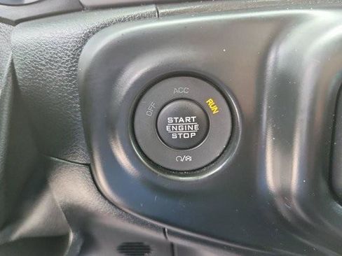Used 2021 Jeep Gladiator Sport AWD/4WD image 29