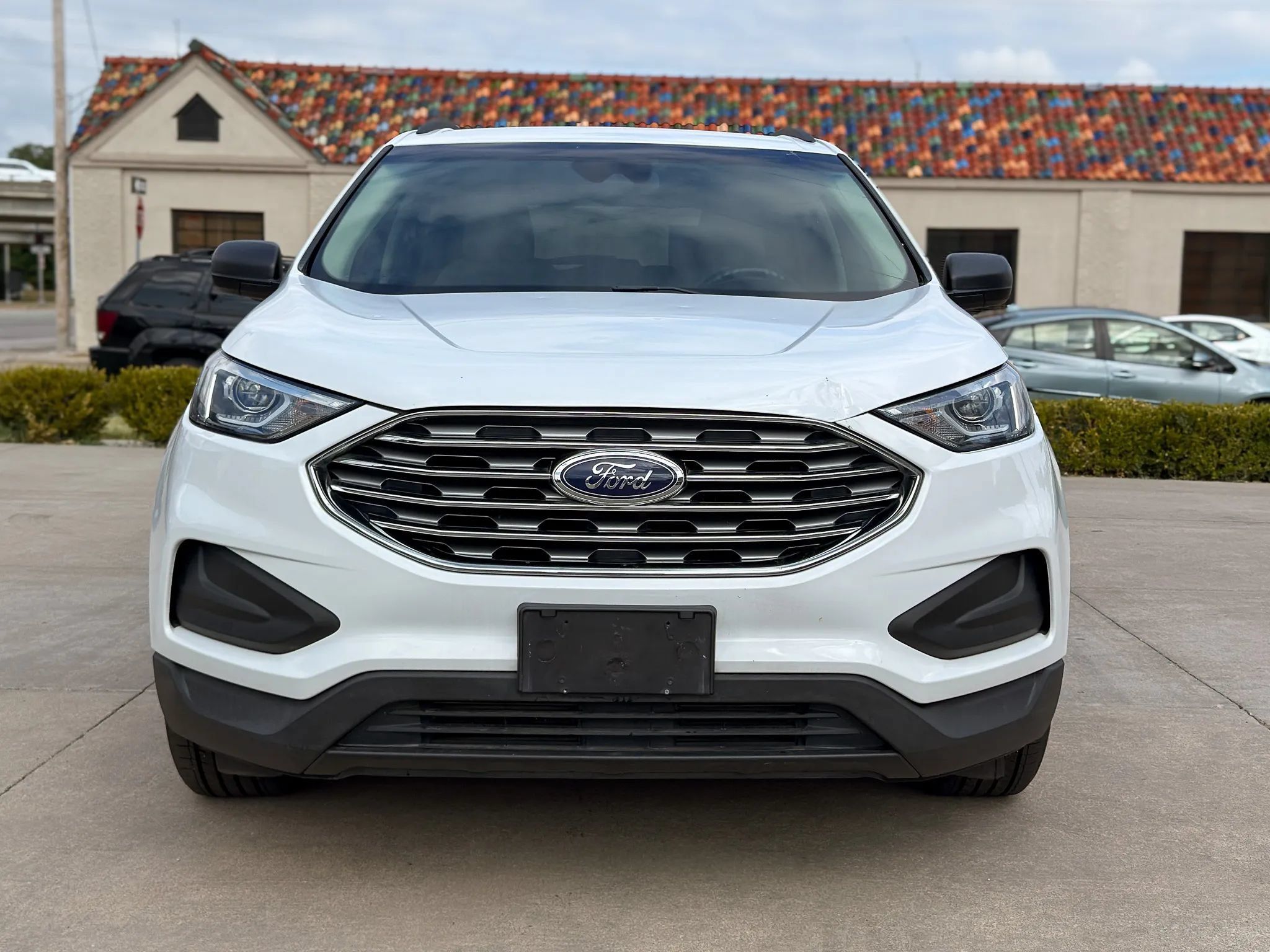 Used 2020 Ford Edge SE FWD image 2