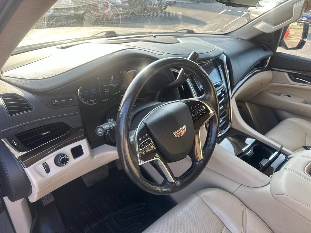 Used 2020 Cadillac Escalade ESV Luxury RWD image 14
