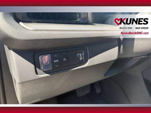 Used 2024 Chevrolet Traverse LT FWD image 18