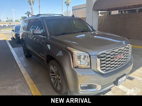 Used 2020 GMC Yukon XL Denali w/ Denali Ultimate Package AWD/4WD image 2