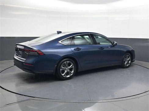 Used 2023 Honda Accord EX image 4