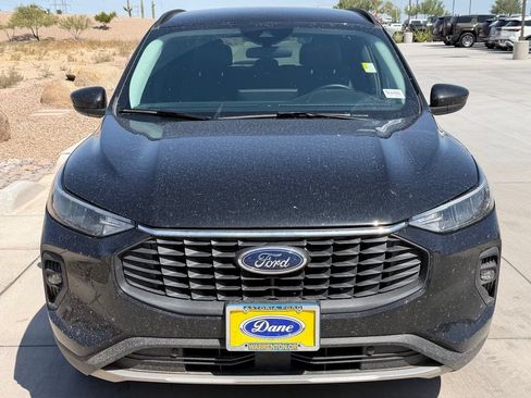 Used 2025 Ford Escape SE FWD image 3
