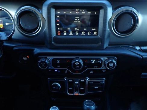 Used 2023 Jeep Wrangler Unlimited image 15