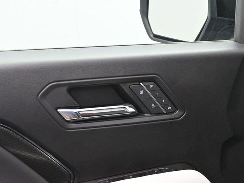 Used 2023 GMC Canyon AT4X AWD/4WD image 12