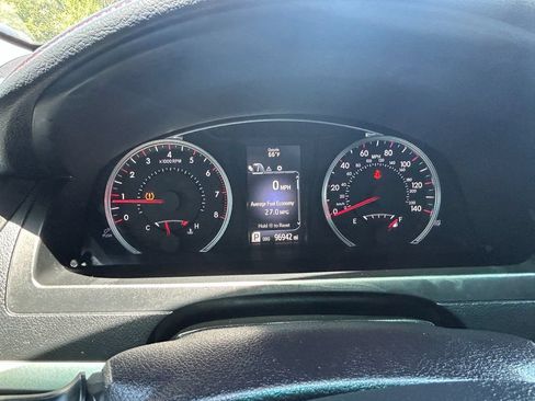 Used 2017 Toyota Camry SE w/ Moonroof Package FWD image 15