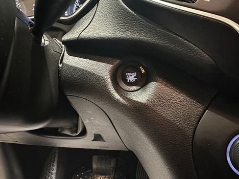 Used 2019 Jeep Cherokee Latitude Plus w/ Cold Weather Group image 13