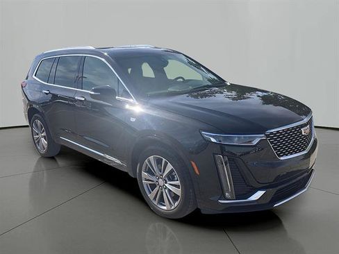 Certified 2025 Cadillac XT6 Premium Luxury w/ Platinum Package AWD/4WD image 7