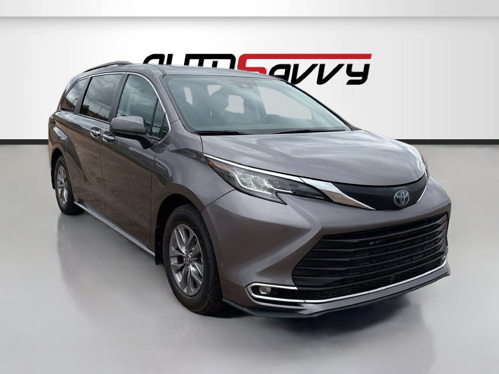 Used 2023 Toyota Sienna XLE w/ XLE Plus Package AWD/4WD image 1