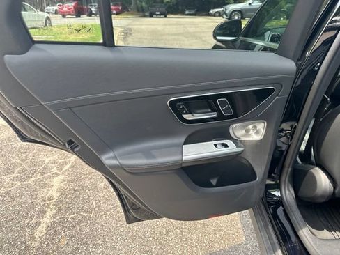 Used 2023 Mercedes-Benz GLC 300 4MATIC image 10