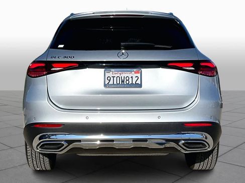 Used 2025 Mercedes-Benz GLC 300 image 4