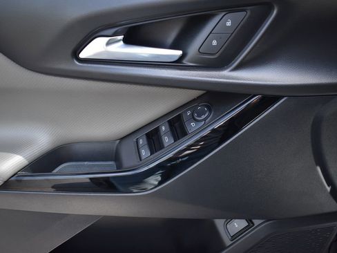 Certified 2025 Chevrolet Equinox LT w/ Convenience Package II image 12