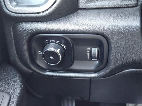 Used 2022 RAM 3500 Tradesman image 25