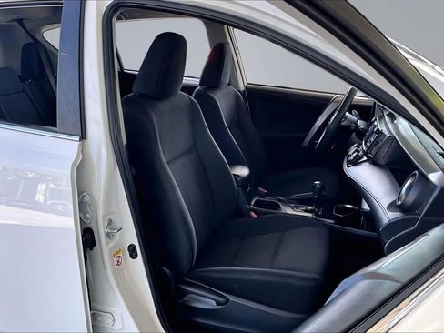 Used 2017 Toyota RAV4 LE image 25