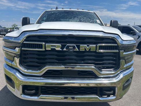 Used 2026 RAM 3500 Tradesman w/ Chrome Appearance Group A AWD/4WD image 8